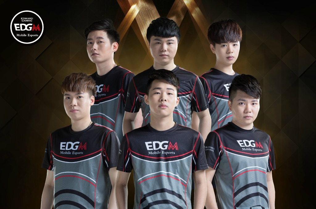 间的默契配 间的默契配