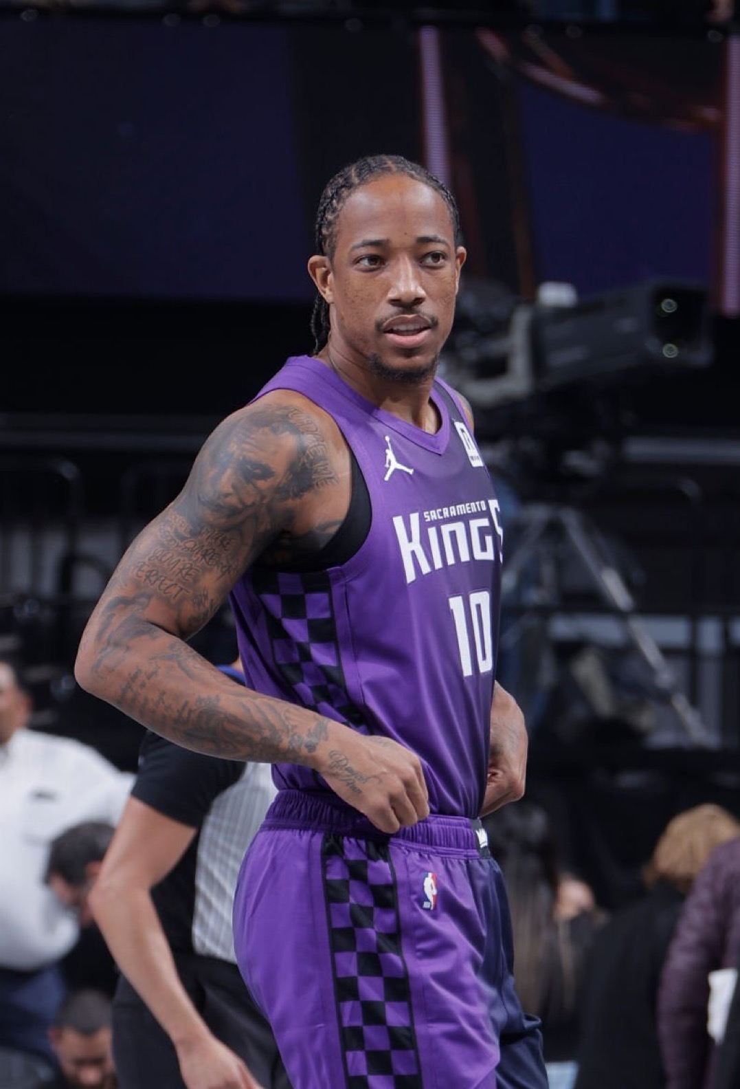 次在篮板争 次在篮板争