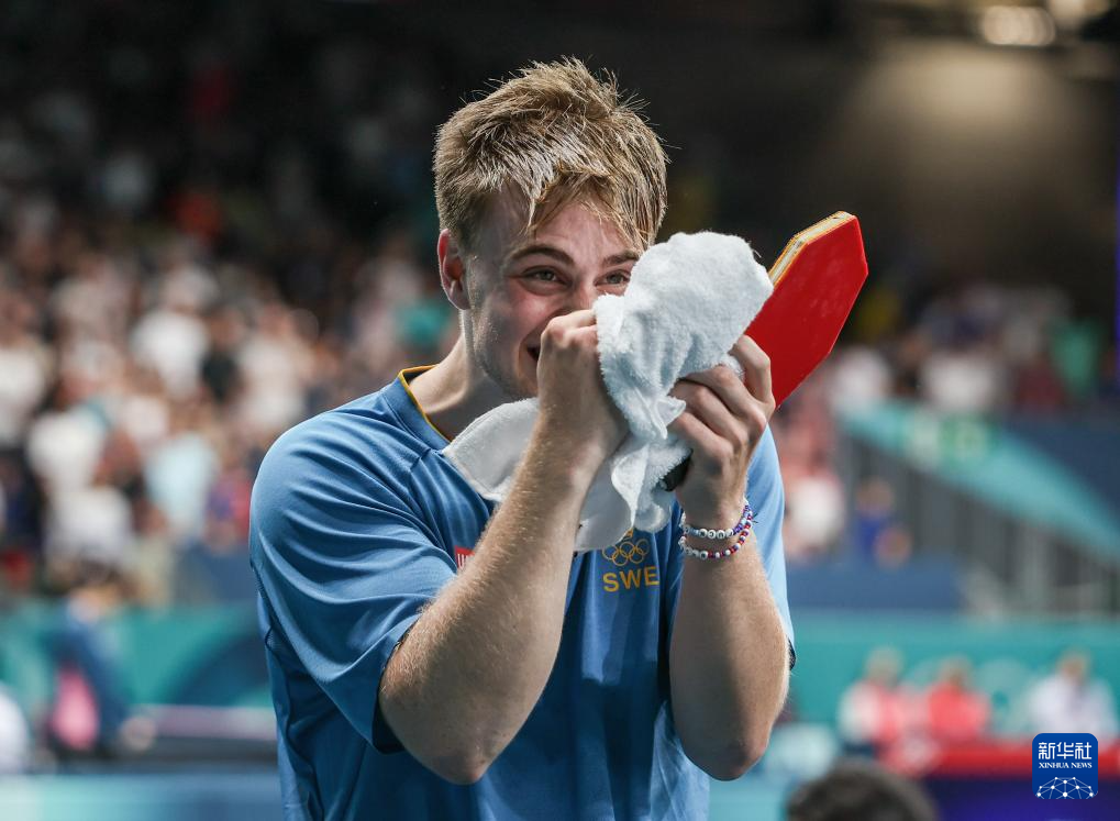 与此同时 与此同时